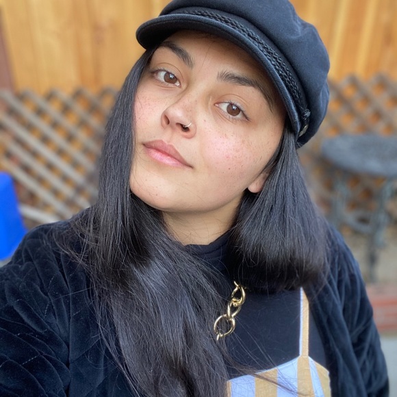 Meet your Posher, Michaela - Picture 2 of 2